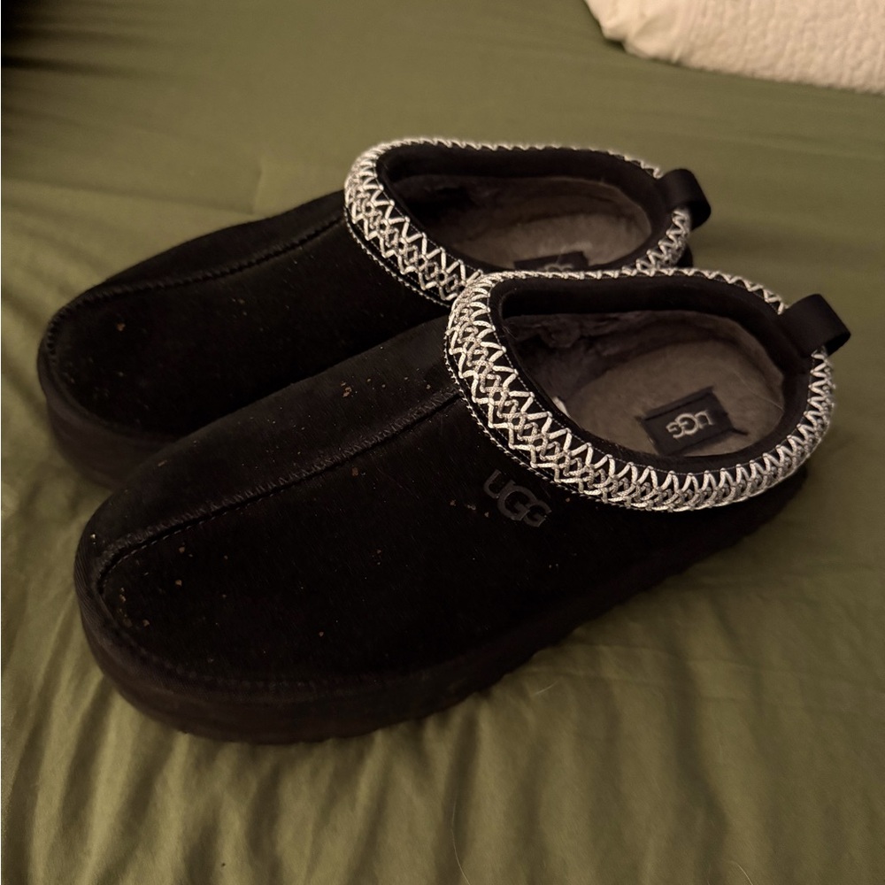 Ugg platform shoes